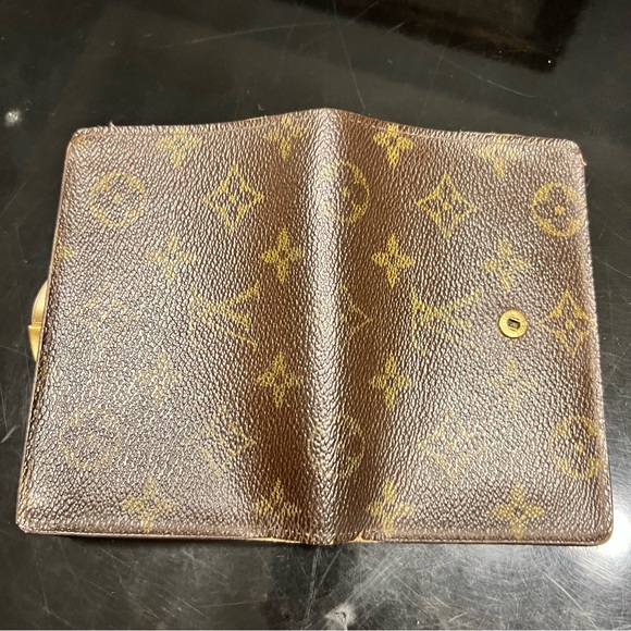 Vintage LV Walllet - Picture 7 of 12